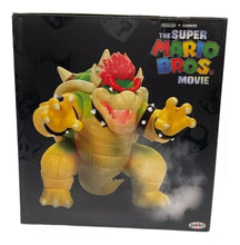 Cargar imagen en el visor de la galería, Figura Bowser Mario Bros luz y Humo Jakks Pacific 42312
