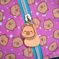 FM Mochila Capybara Lunares Rosa
